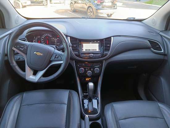 CHEVROLET-TRACKER-2017