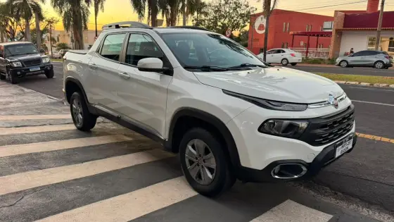 FIAT TORO 1.8 16V EVO FLEX FREEDOM AT6 FIAT TORO 1.8 16V EVO FLEX FREEDOM AT6