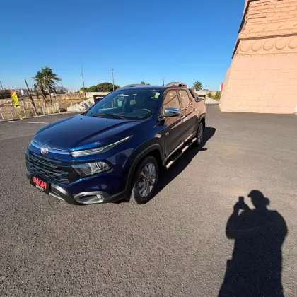 FIAT TORO 2.0 16V TURBO DIESEL RANCH 4WD AT9 FIAT TORO 2.0 16V TURBO DIESEL RANCH 4WD AT9