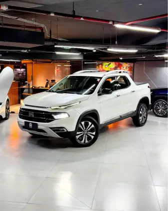 FIAT TORO 2.0 16V TURBO DIESEL VOLCANO 4WD AT9 FIAT TORO 2.0 16V TURBO DIESEL VOLCANO 4WD AT9