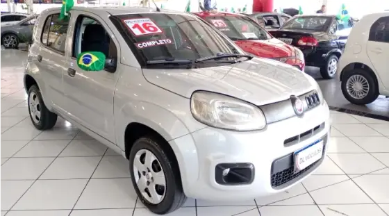 FIAT UNO 1.0 EVO ATTRACTIVE 8V FLEX 4P MANUAL FIAT UNO 1.0 EVO ATTRACTIVE 8V FLEX 4P MANUAL
