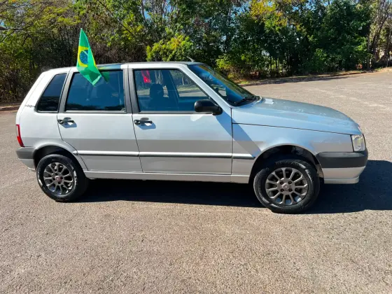 FIAT UNO 1.0 MPI MILLE FIRE ECONOMY 8V FLEX 4P MANUAL FIAT UNO 1.0 MPI MILLE FIRE ECONOMY 8V FLEX 4P MANUAL