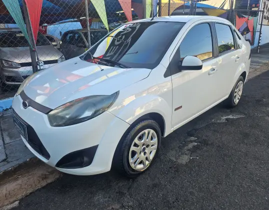 FORD FIESTA 1.6 ROCAM SEDAN 8V FLEX 4P MANUAL