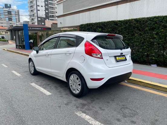 FORD-FIESTA-2016