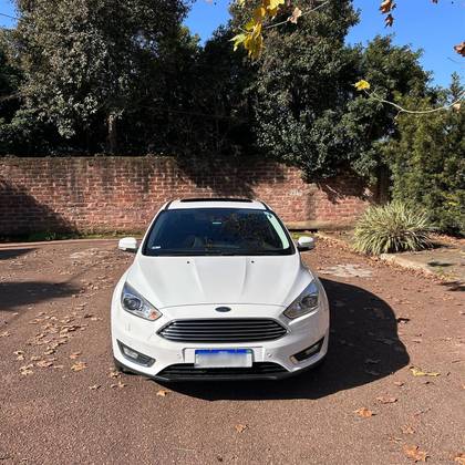 FORD FOCUS 2.0 TITANIUM PLUS FASTBACK 16V FLEX 4P POWERSHIFT