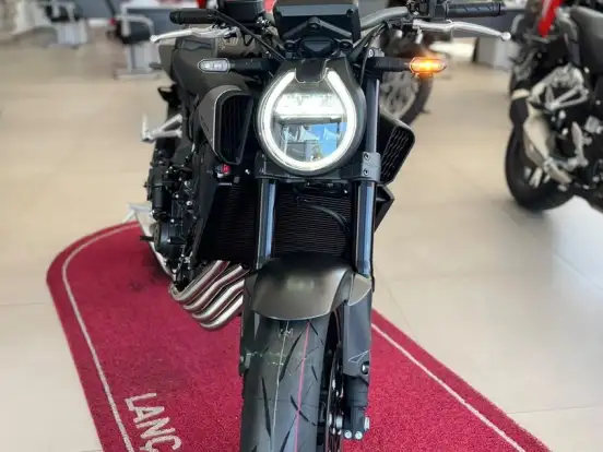 HONDA-CB 650R E-CLUTCH HONDA-CB 650R E-CLUTCH-2025