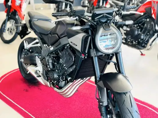 HONDA-CB 650R E-CLUTCH HONDA-CB 650R E-CLUTCH-2025