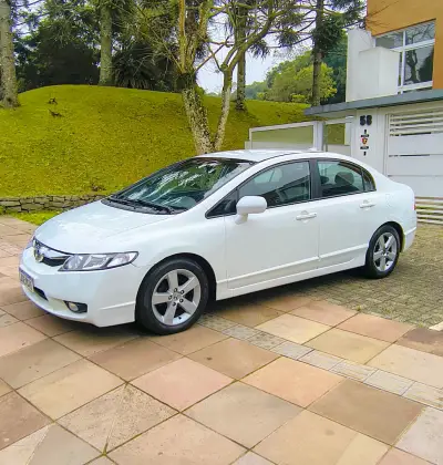 HONDA CIVIC 1.8 LXS 16V FLEX 4P AUTOMÁTICO