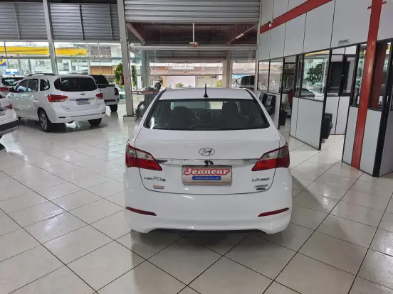 HYUNDAI-HB20S-1.6 COMFORT PLUS 16V FLEX 4P AUTOMÁTICO HYUNDAI-HB20S-2017