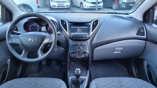 HYUNDAI-HB20S-2017
