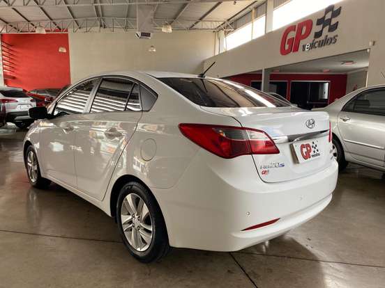 HYUNDAI-HB20S-2013