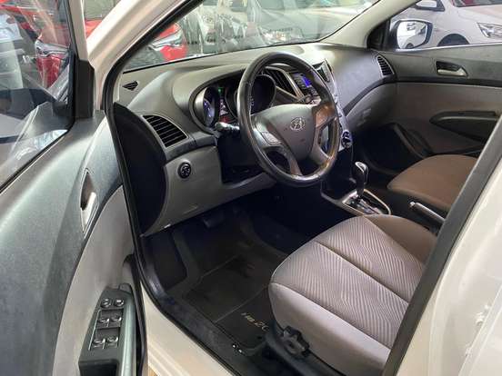 HYUNDAI-HB20S-1.6 PREMIUM 16V FLEX 4P AUTOMÁTICO HYUNDAI-HB20S-2013