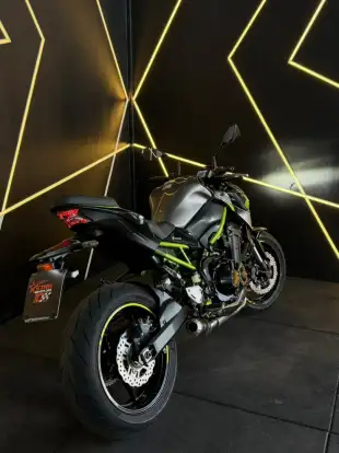 KAWASAKI-Z900-2020