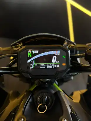 KAWASAKI-Z900-2020
