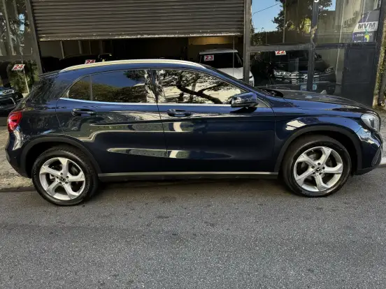MERCEDES-BENZ-GLA 200-2017