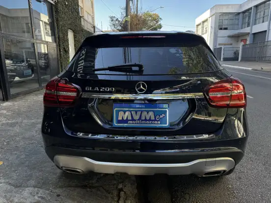MERCEDES-BENZ-GLA 200-2017