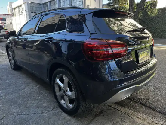 MERCEDES-BENZ-GLA 200-2017