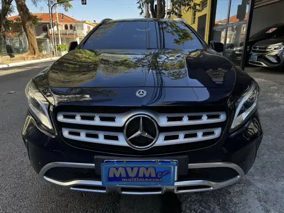 MERCEDES-BENZ-GLA 200-2017