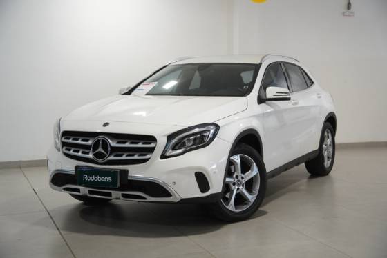 MERCEDES-BENZ GLA 200 1.6 CGI FLEX ADVANCE 7G-DCT