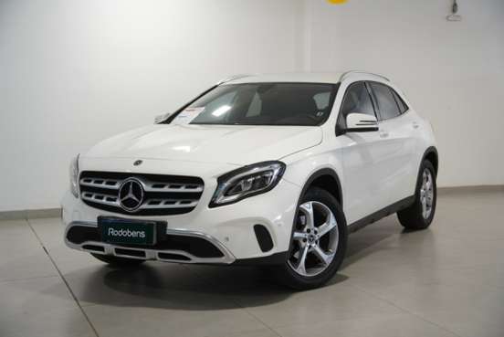 MERCEDES-BENZ-GLA 200-2019