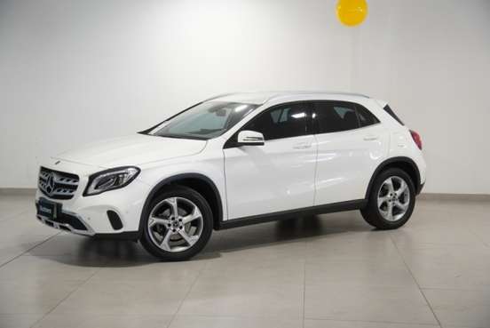MERCEDES-BENZ-GLA 200-2019