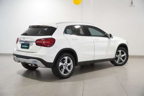 MERCEDES-BENZ-GLA 200-2019