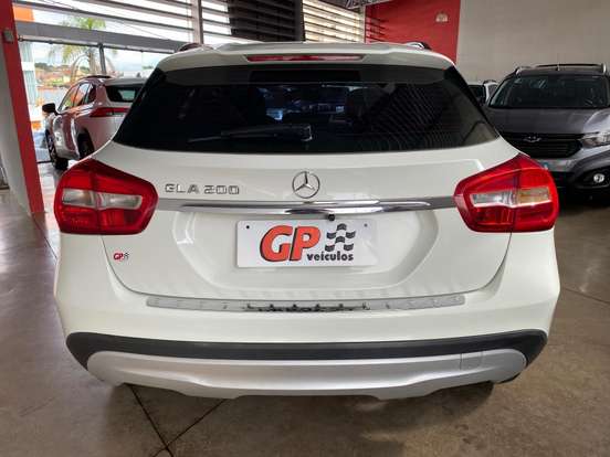 MERCEDES-BENZ-GLA 200-2015