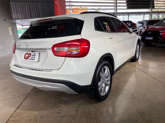 MERCEDES-BENZ-GLA 200-2015