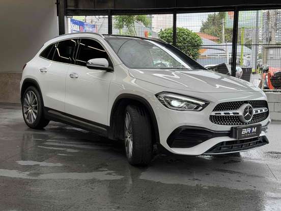 MERCEDES-BENZ-GLA 200-2022