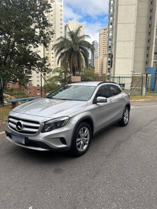 MERCEDES-BENZ GLA 200 1.6 CGI STYLE 16V TURBO FLEX 4P AUTOMÁTICO
