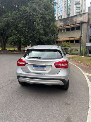 MERCEDES-BENZ-GLA 200-2016