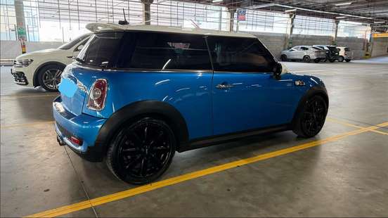 MINI-COOPER-2010