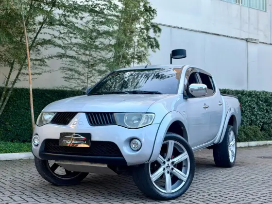 MITSUBISHI L200 TRITON 3.5 HPE 4X4 CD V6 24V FLEX 4P AUTOMÁTICO MITSUBISHI L200 TRITON 3.5 HPE 4X4 CD V6 24V FLEX 4P AUTOMÁTICO
