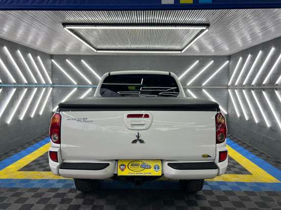 MITSUBISHI-L200 TRITON-2015
