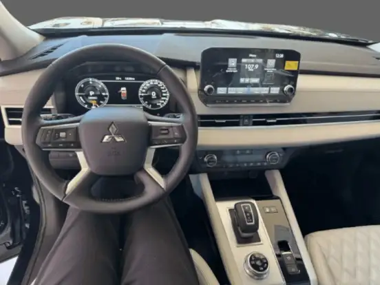 MITSUBISHI-OUTLANDER-2025