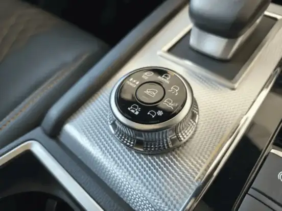 MITSUBISHI-OUTLANDER-2025