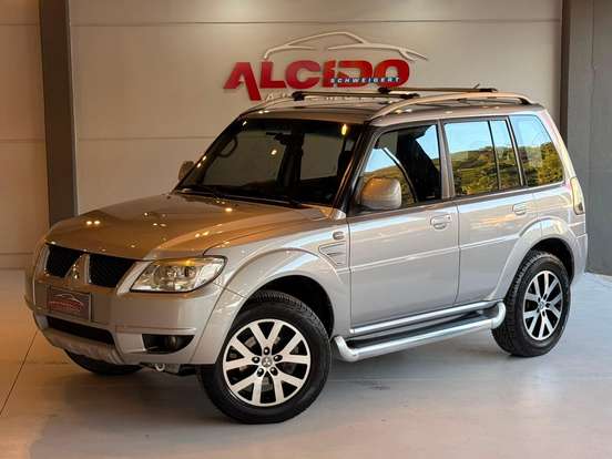 MITSUBISHI-PAJERO TR4-2011