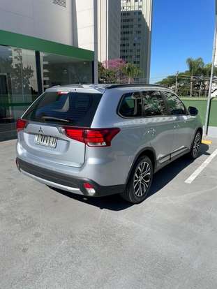 MITSUBISHI-OUTLANDER-2016