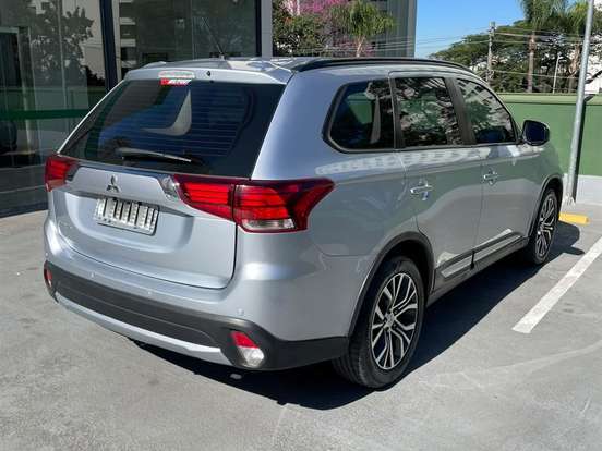 MITSUBISHI-OUTLANDER-2.0 16V GASOLINA 4P AUTOMÁTICO MITSUBISHI-OUTLANDER-2016