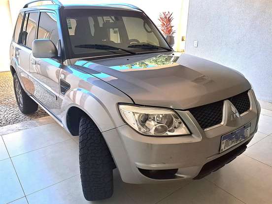 MITSUBISHI-PAJERO TR4-2.0 4X2 16V 140CV FLEX 4P MANUAL MITSUBISHI-PAJERO TR4-2013