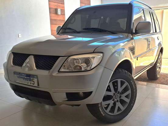 MITSUBISHI-PAJERO TR4-2.0 4X2 16V 140CV FLEX 4P MANUAL MITSUBISHI-PAJERO TR4-2013