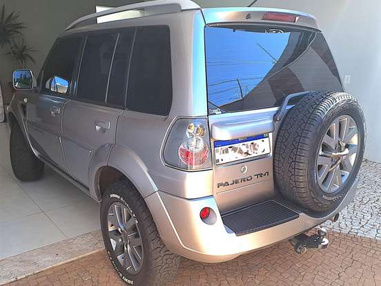 MITSUBISHI-PAJERO TR4-2.0 4X2 16V 140CV FLEX 4P MANUAL MITSUBISHI-PAJERO TR4-2013