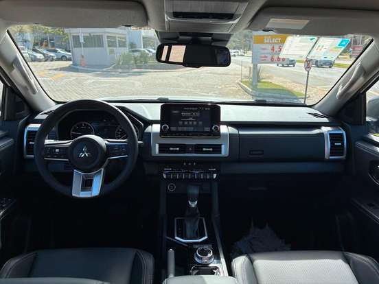 MITSUBISHI-TRITON-2.4 BITURBO DIESEL CD HPE-S 4X4 AUTOMÁTICO MITSUBISHI-TRITON-2025