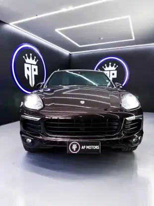 PORSCHE-CAYENNE-2017