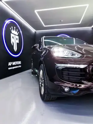 PORSCHE-CAYENNE-2017