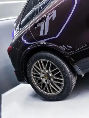 PORSCHE-CAYENNE-2017