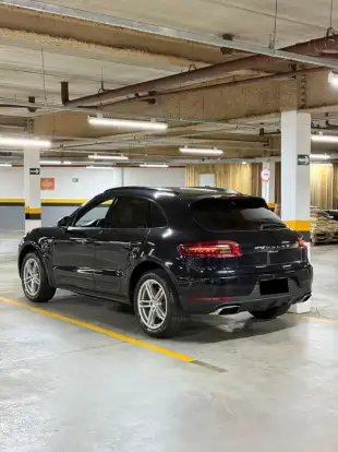 PORSCHE-MACAN-2015