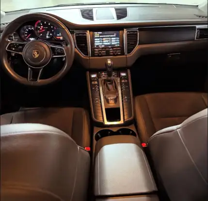PORSCHE-MACAN-2015