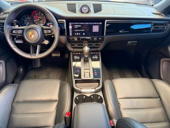 PORSCHE-MACAN-2025