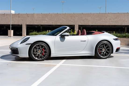 PORSCHE-911-2024